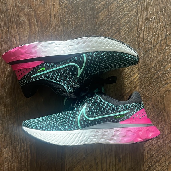 NEW w/ Box WOMEN'S NIKE REACT INFINITY RUN FLYKNIT Size 8 - Picture 4 of 4